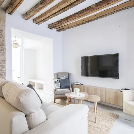 펜션 2br Townhouse In Centre 에스테포나